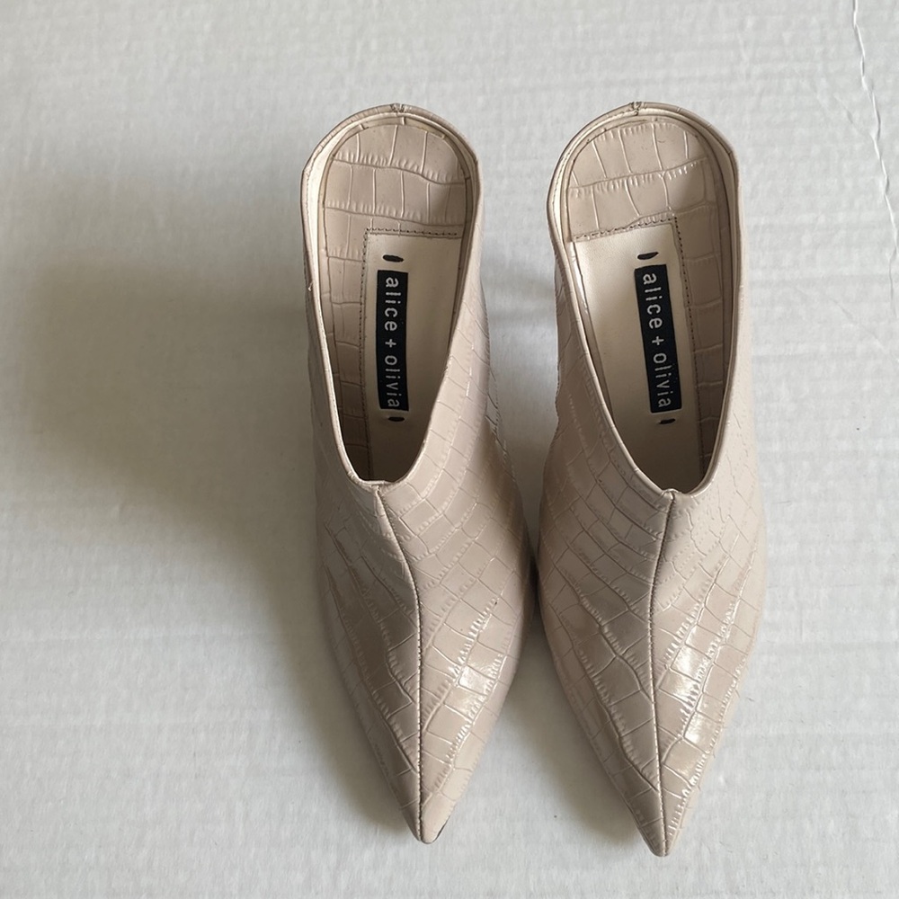 Alice & Olivia By Stacy Bendet Size 8 Women’s Heels Leather Mule